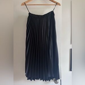 Uniqlo Black Satin Pleated Skirt